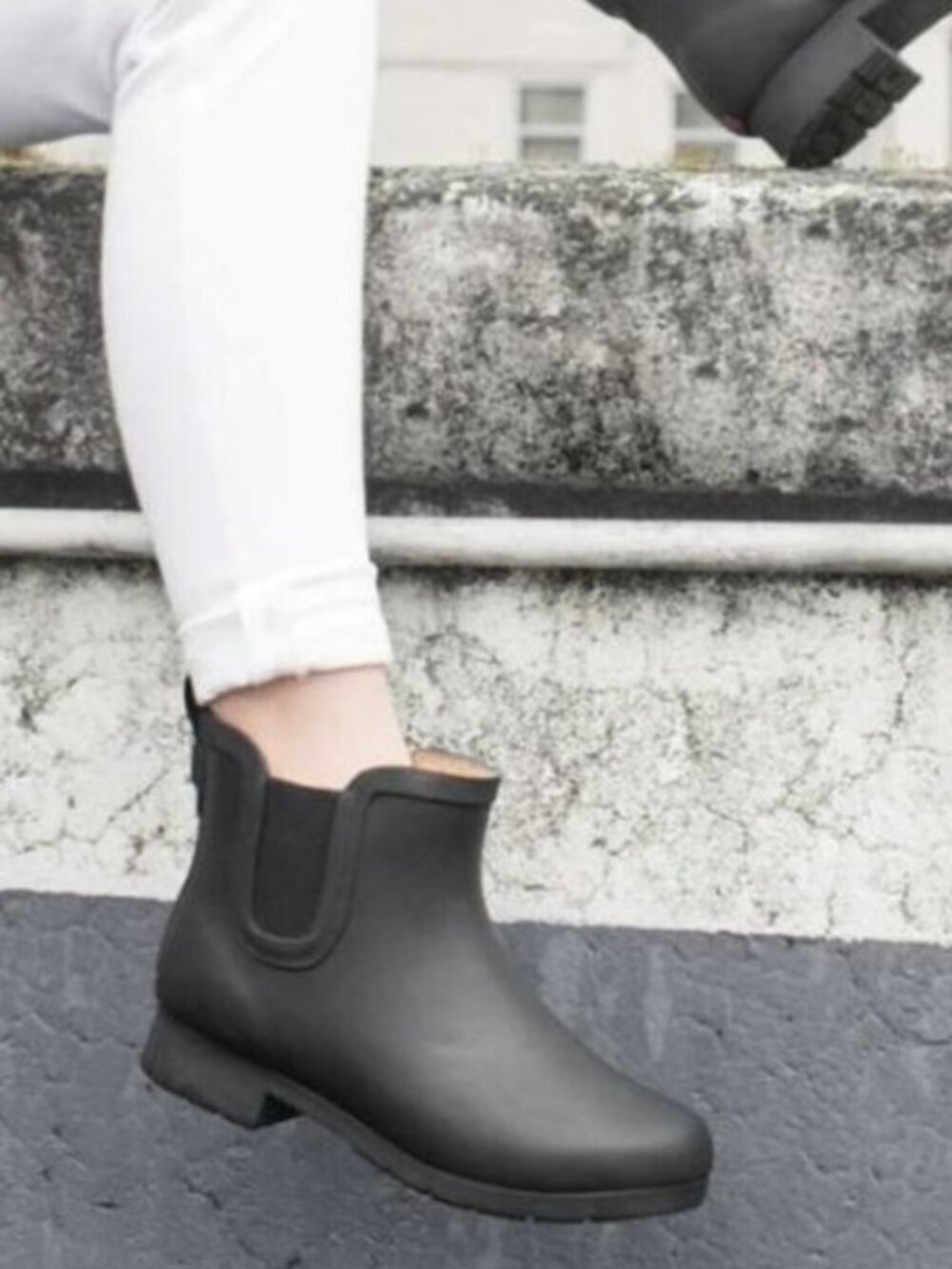 Chooka Delridge Chelsea Rain Boots Size 9 in Black